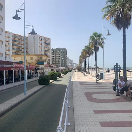 Appartement En Primera Linea De Playa Valdemar 1