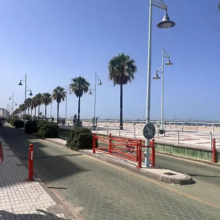Appartement En Primera Linea De Playa Valdemar 1